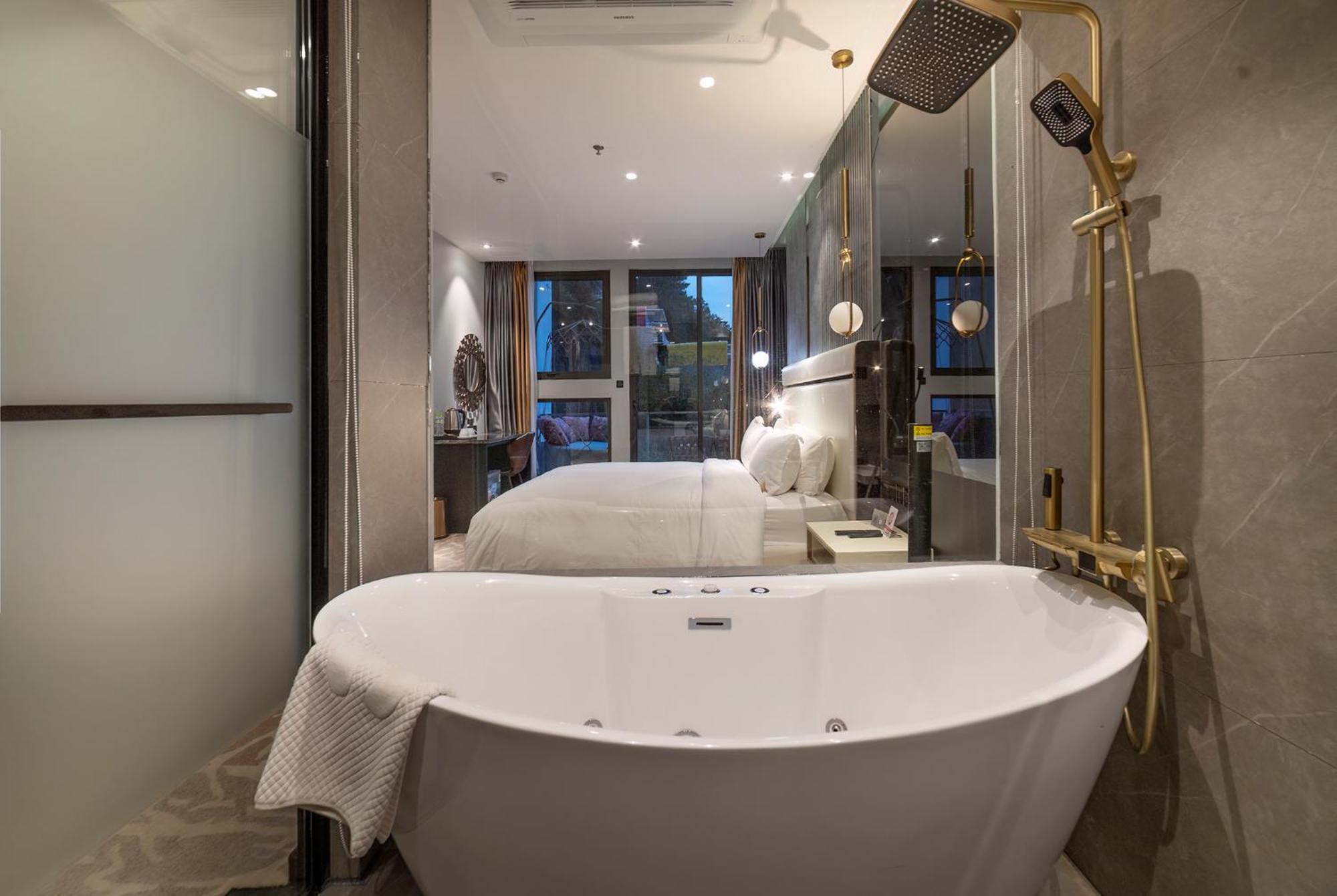 New Century Hotel - Dalat מראה חיצוני תמונה